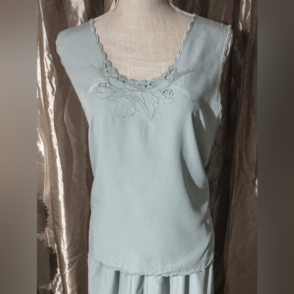 Bali Emerald - Resort, Lounge Wear - Camisole, Pants & Cut Out Lace Jacket - Picture 2 of 13